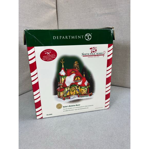 Dept 56 Nettie's Mistletoe Manor 56895 North Pole Series Special Edition - Picture 11 of 13